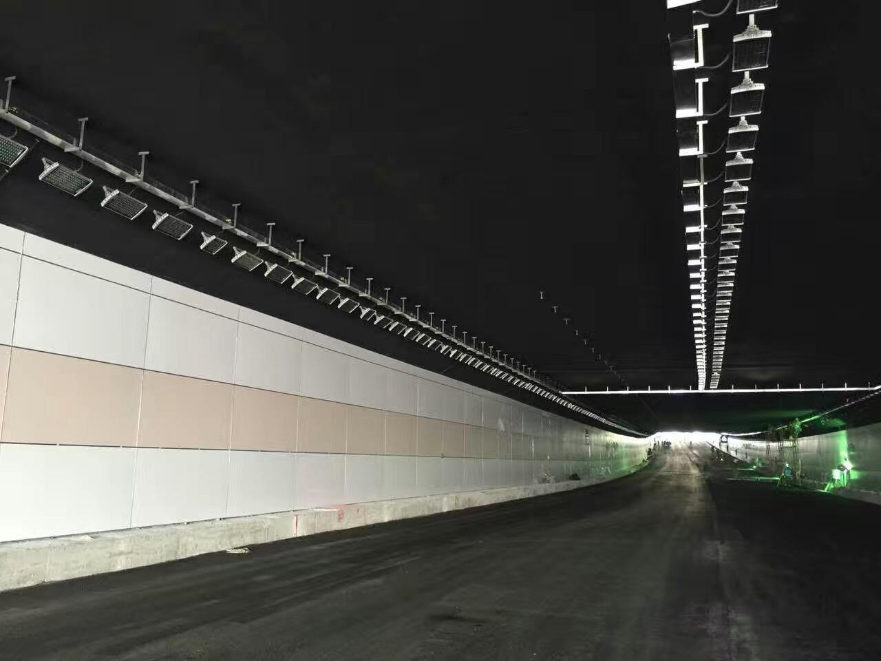 钢钙板
